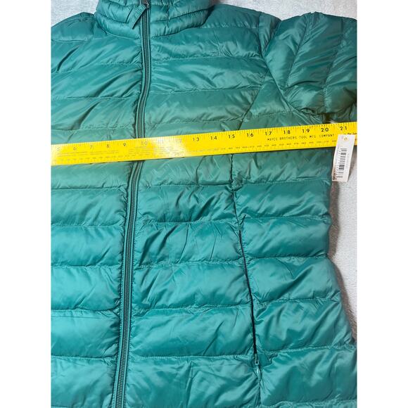 Amazon Essentials Long-Sleeve Water-Resistant Packable Jacket Size Medium - Picture 4 of 7